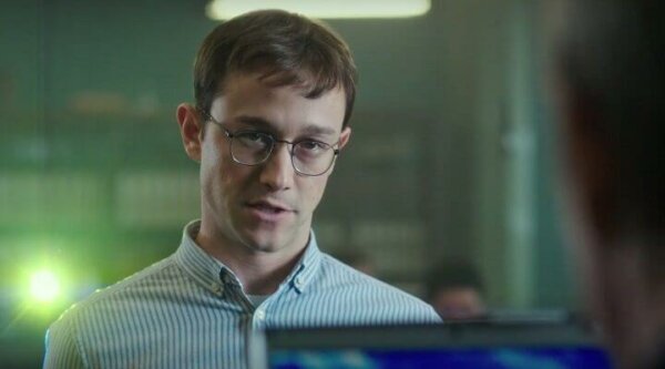 Snowden elokuvassa Snowden.