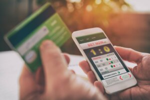 Online Gambling Addiction: Symptoms and Treatment