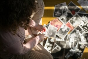 Your Partner Keeps Memories of Their Ex, What Should You Do?