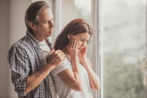 Empty Love: When Relationships are Based Only on Commitment