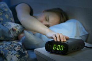 How Snoozing Affects You In the Morning