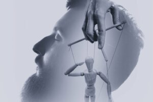 Doublethink: Manipulation and Creativity