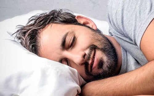 The Differences Between REM Sleep and Deep Sleep