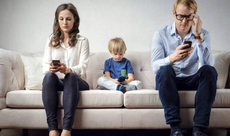 Cell Phone-Addicted Parents and Children Who Feel Ignored
