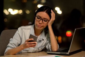 Friends Who Answer Messages But Don't Send Them