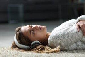 Self-Comforting Behavior: Supporting Yourself In Difficult Times