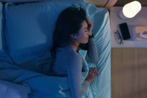 How Transitions Between Sleep and Wakefulness Are Produced