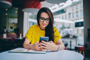 Intermittent Reinforcement and Its Effects in Everyday Life