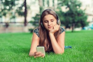 What Happens When Young People's Cell Phones Are Taken Away?