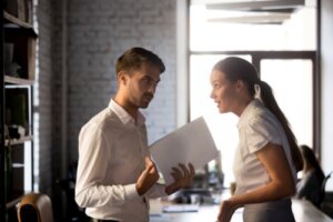 The Cruelty Incentive: Devaluing Others to Appear Intelligent