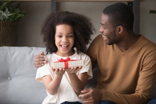 Five Important Factors to Consider When Giving Your Child a Cell Phone