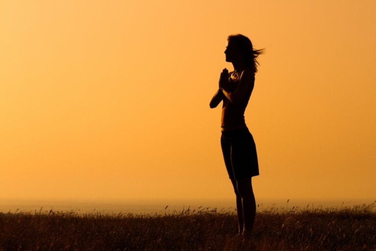 How to Be More Mindful and Strengthen Your Connection With Life