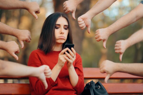 How to Deal with Criticism and Hate on Social Media