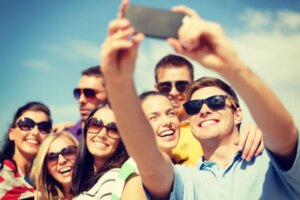 The Characteristics of Lasting Friendships