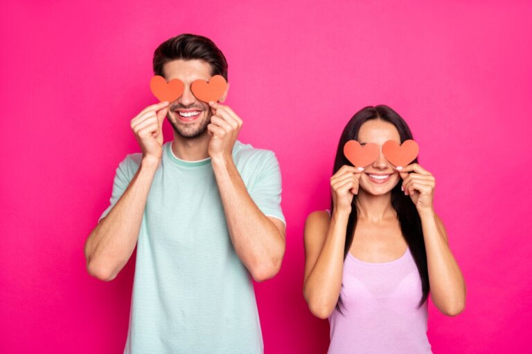 15 Psychological Tricks to Know if Someone Likes You
